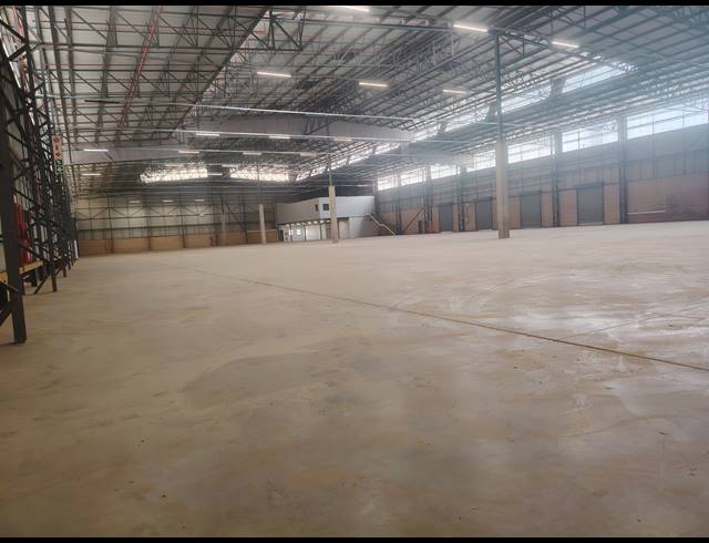 5,861M² WAREHOUSE TO LET IN GOSFORTH PARK
